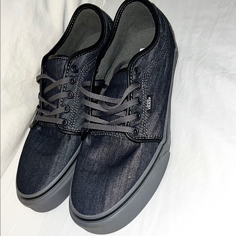 Brand New Men’s Vans size 9.5